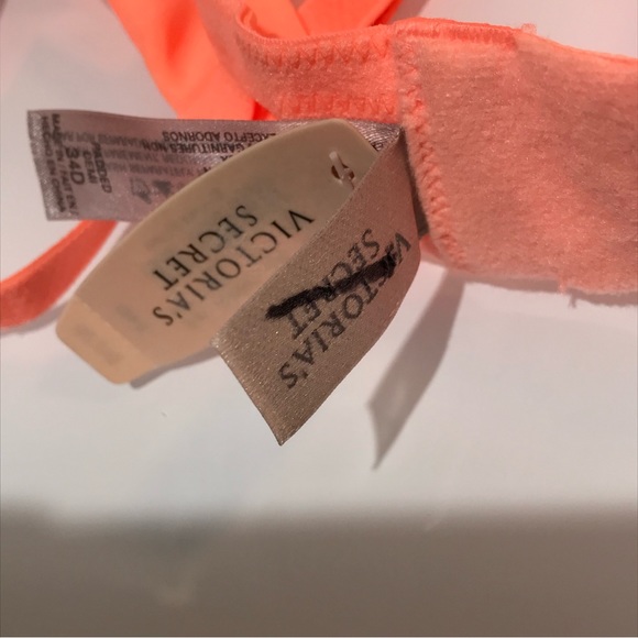 Victoria Secret Padded Demi Bra - 3 Way Straps - Picture 9 of 9